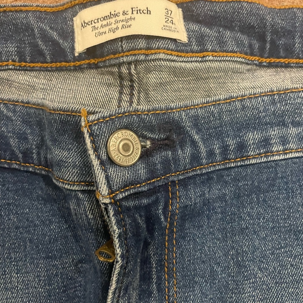 Abercrombie 90’s straight ankle high rise size 37 (24 plus size) - Picture 2 of 3